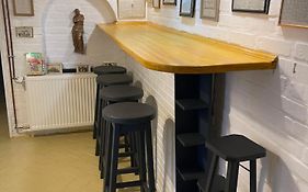 Adam Apartman